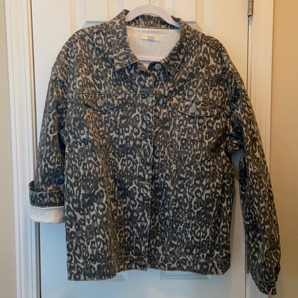 Easel grey animal print jacket L